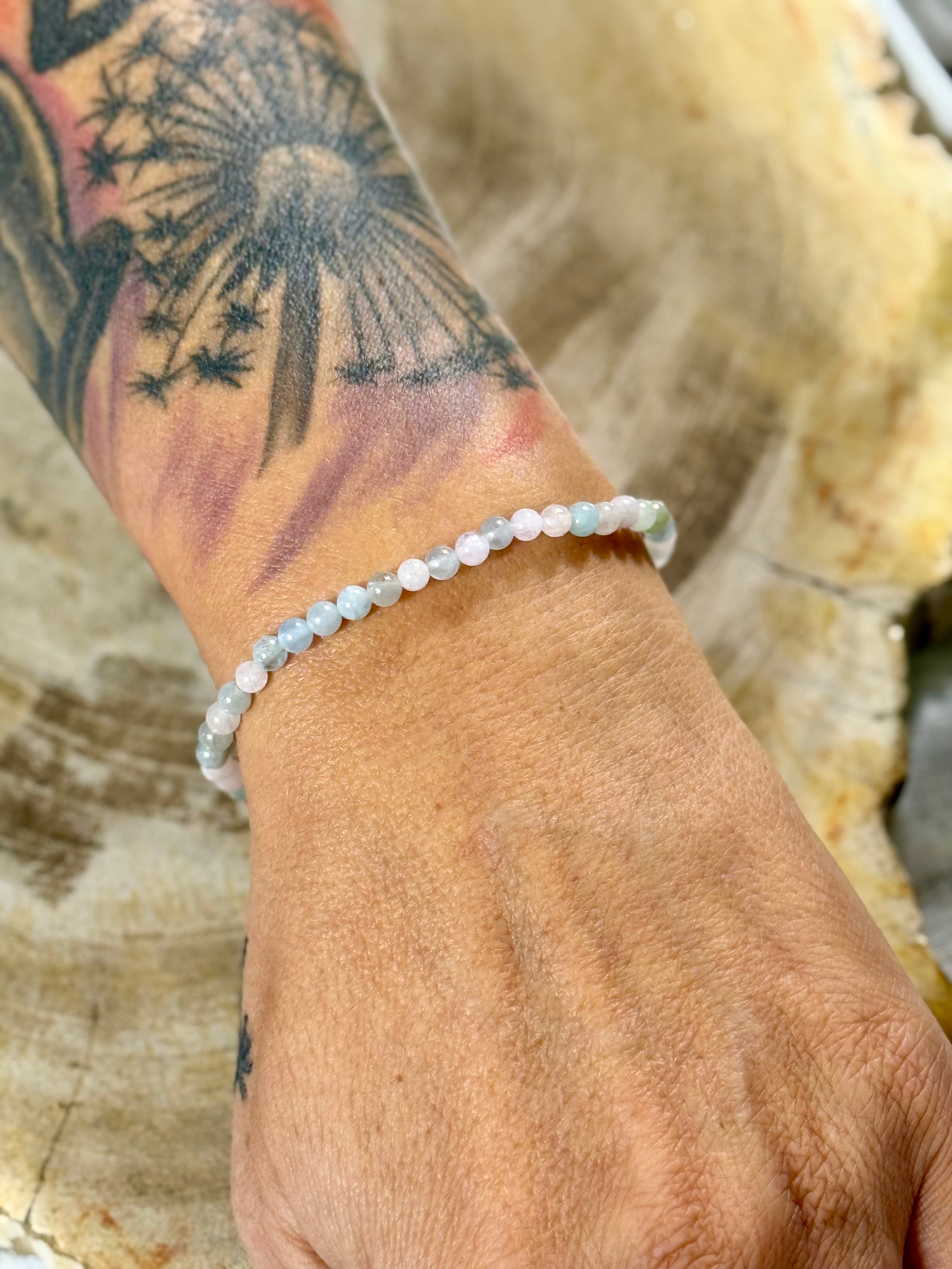 Beryll | Armband (rund) mit kleinen Steinen (2mm)