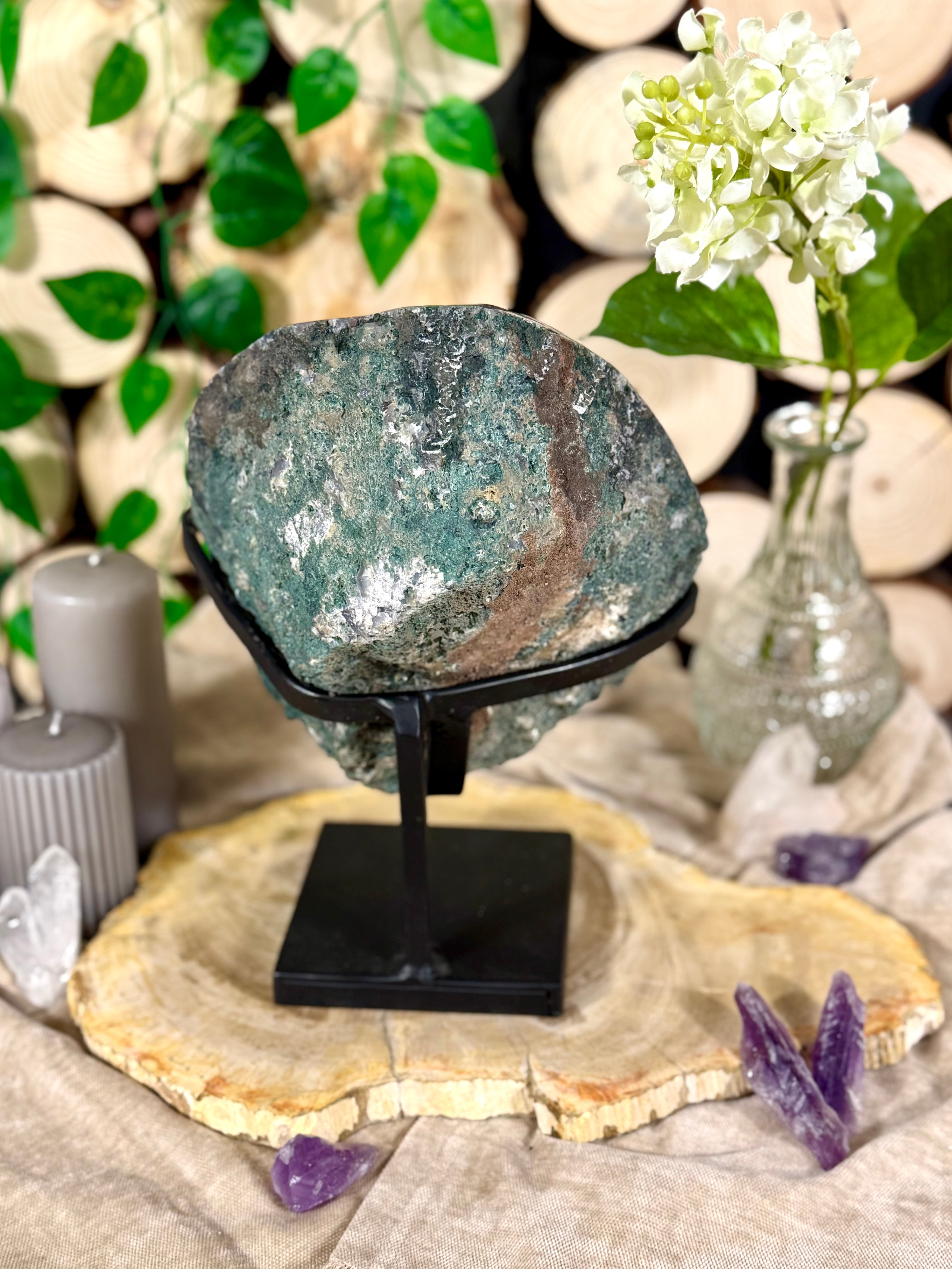 Fundstück Nr. 60 | Amethystdruse aus Uruguay - 4,8 KG auf Metallständer