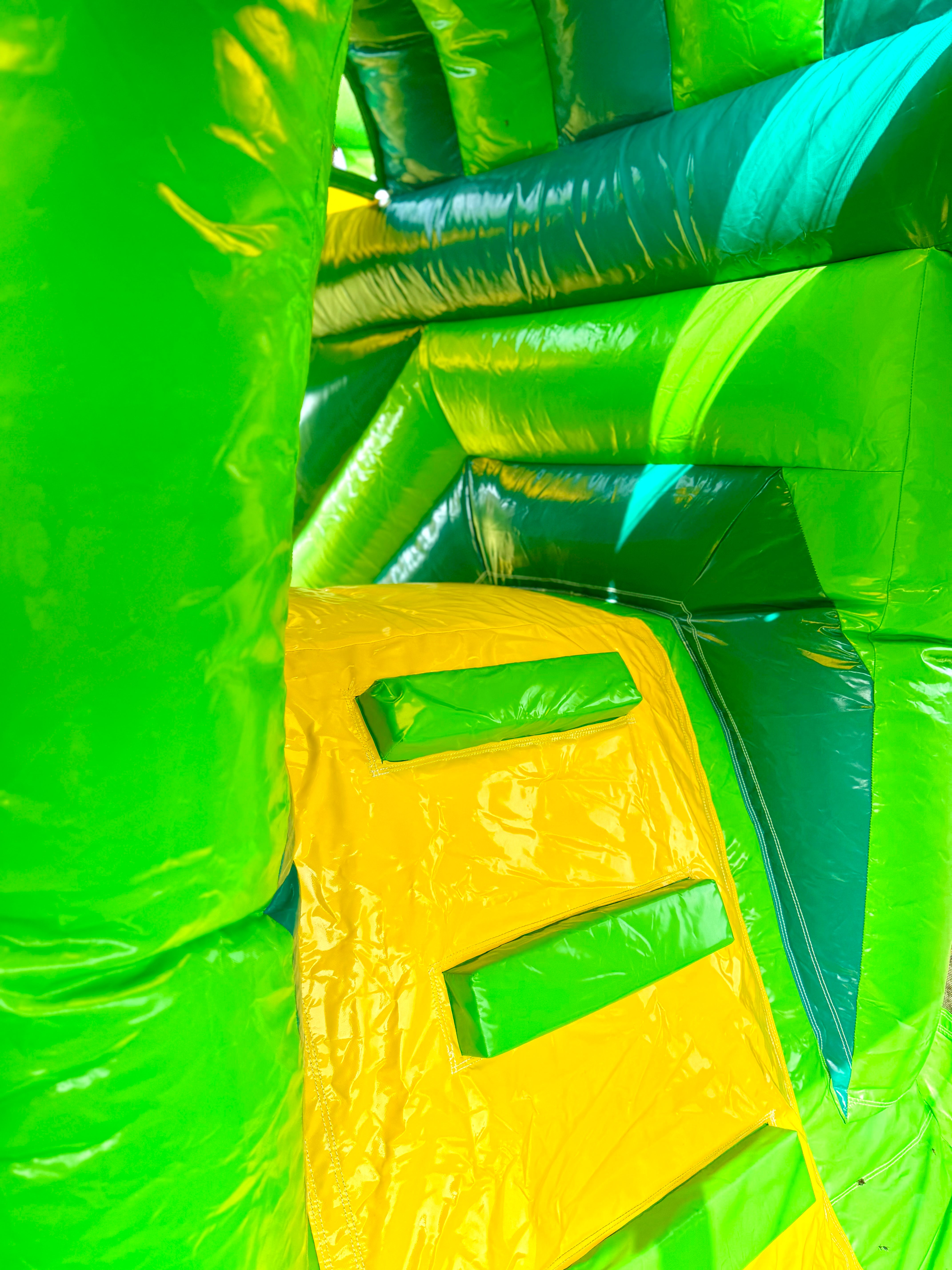Hüpfburg - Schwarzwälder Dinoland