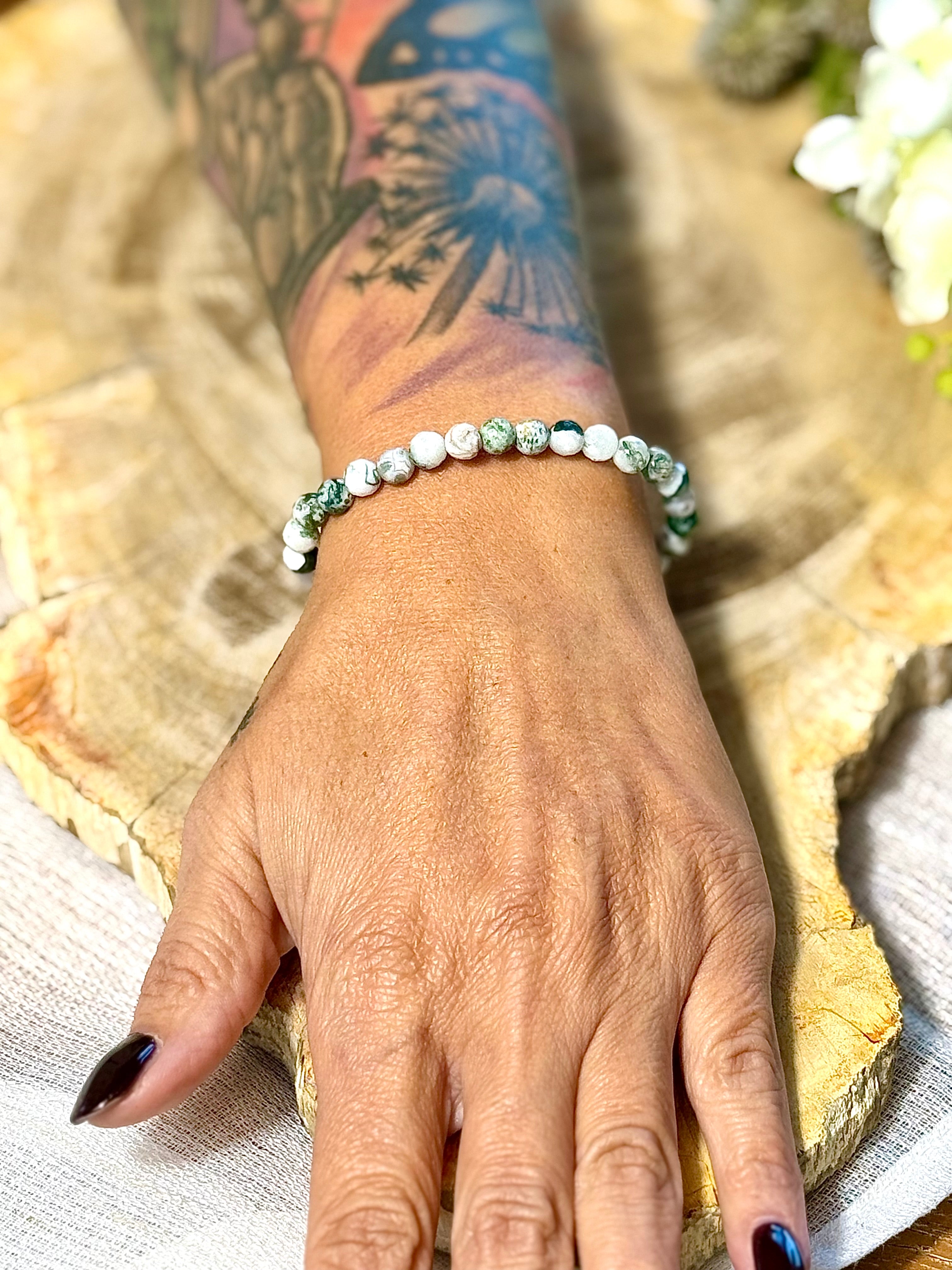 Moosachat | Armband (facettiert) mit hellen Steinen (6mm)