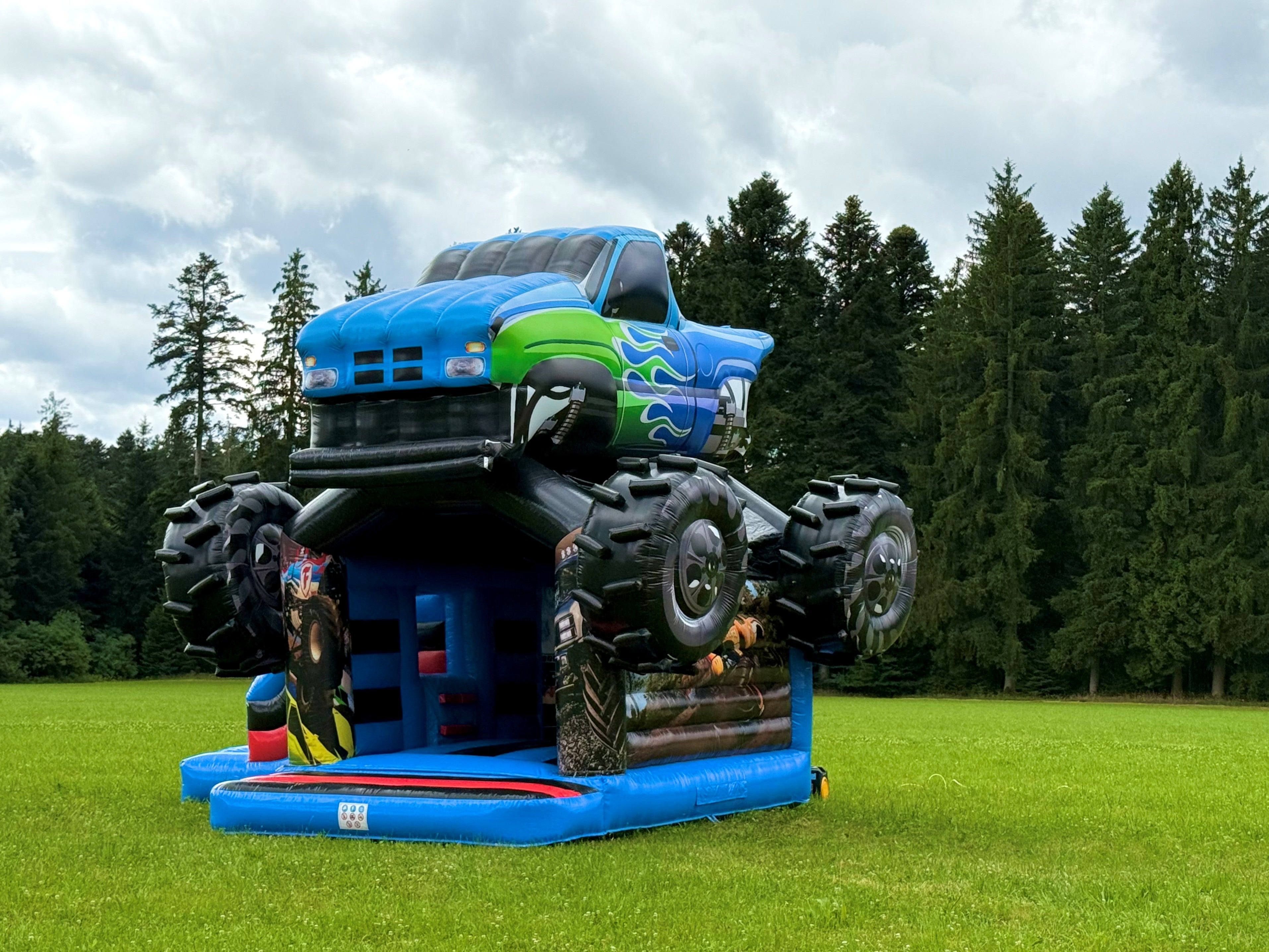 Hüpfburg - XXL Schwarzwälder Monstertruck