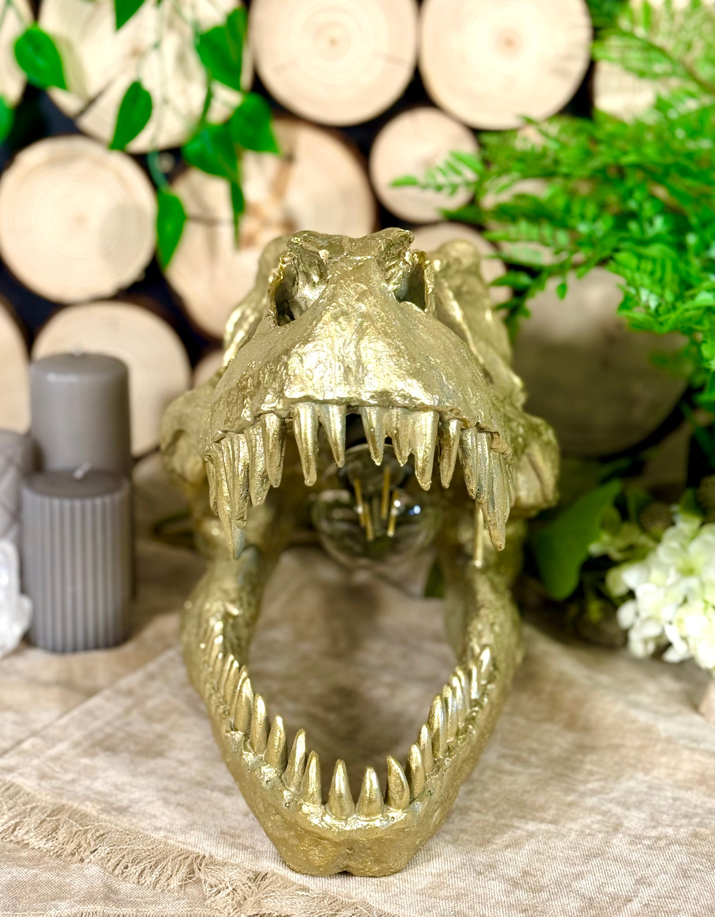 Lampe | T-Rex Wandlampe - Licht aus einer anderen Zeit.