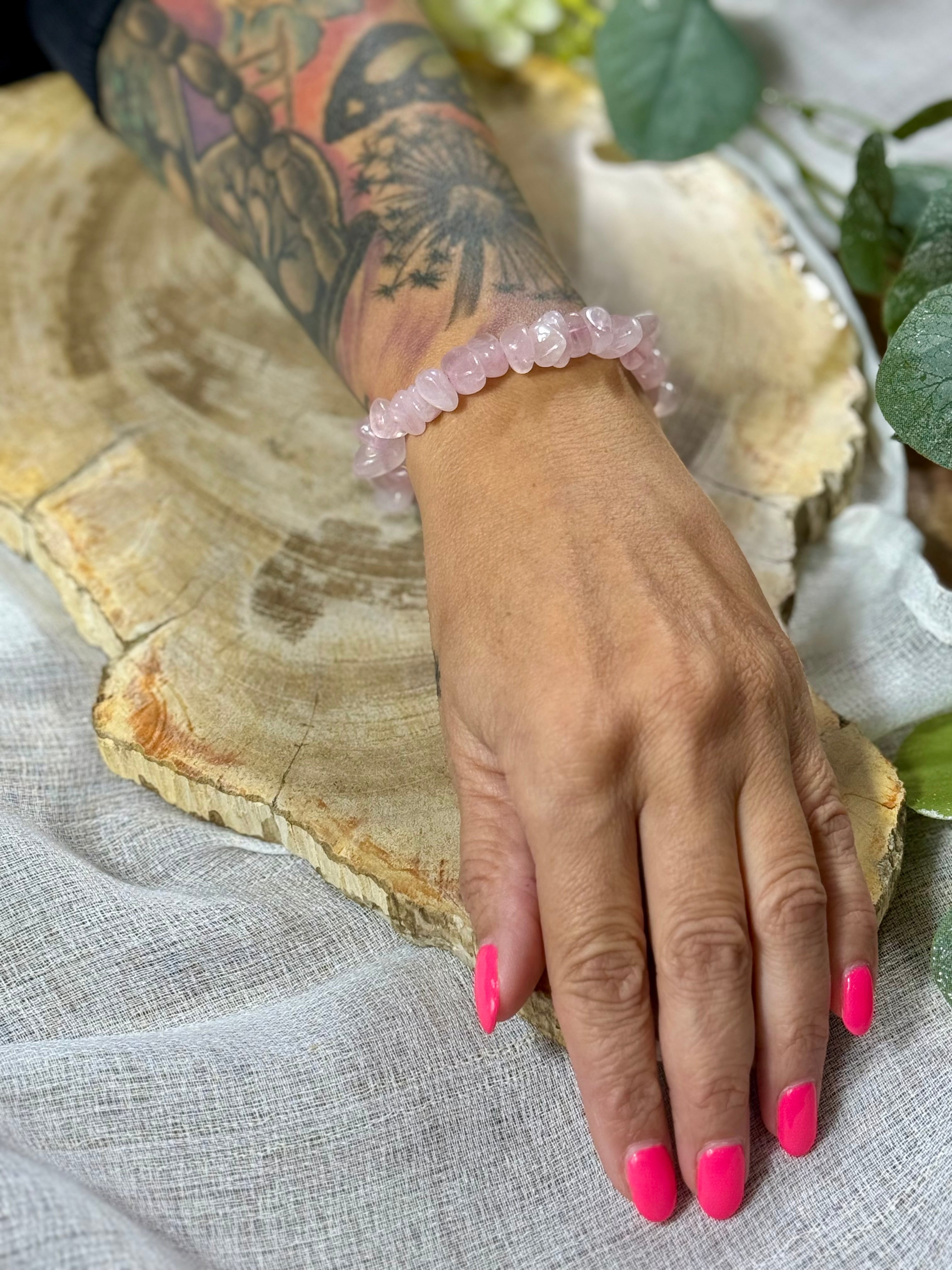 Rosenquarz | Armband (Freiform) mit kleinen Steinen