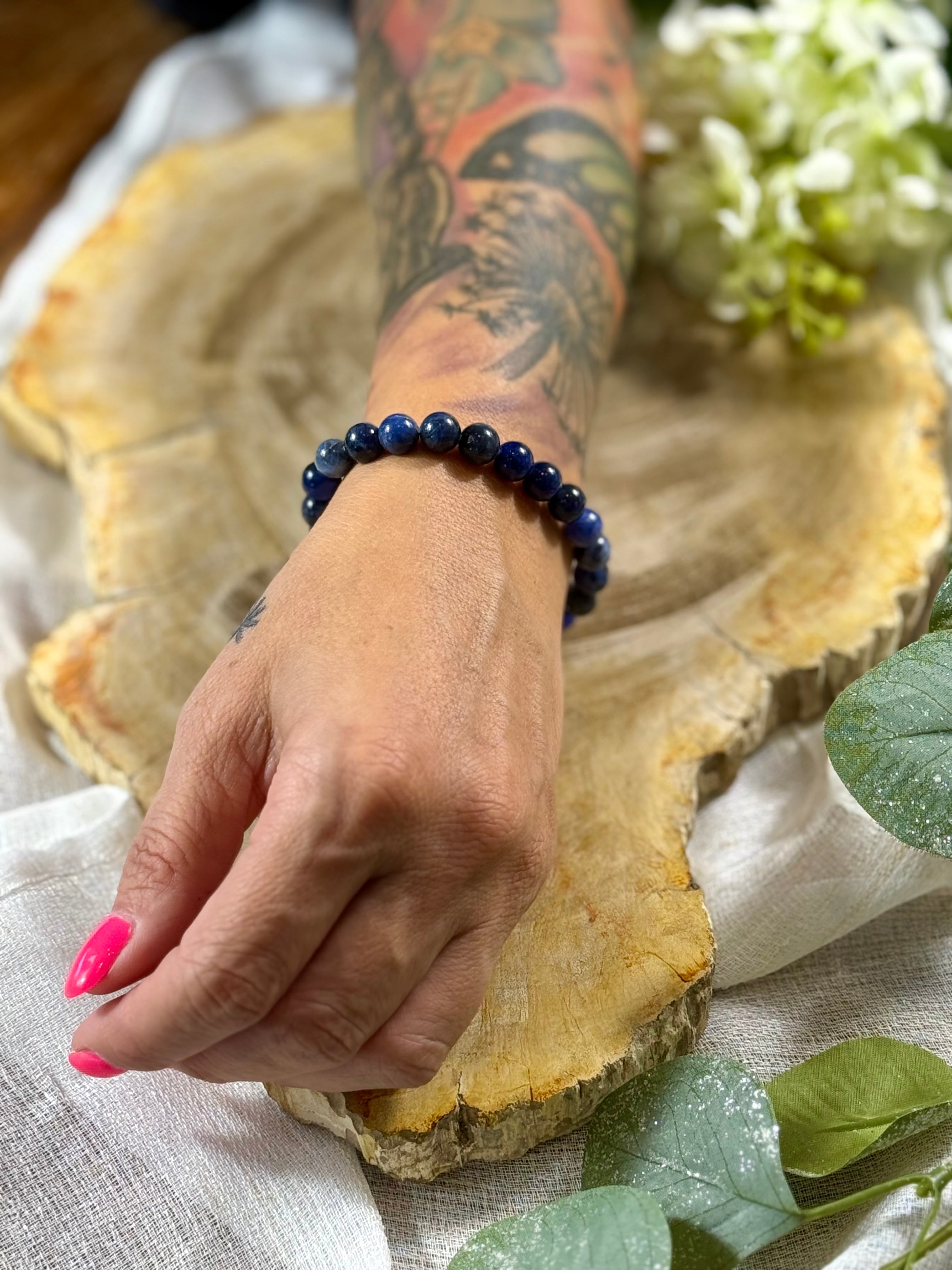 Sodalith | Armband (rund) mit dunklen Steinen (8mm)