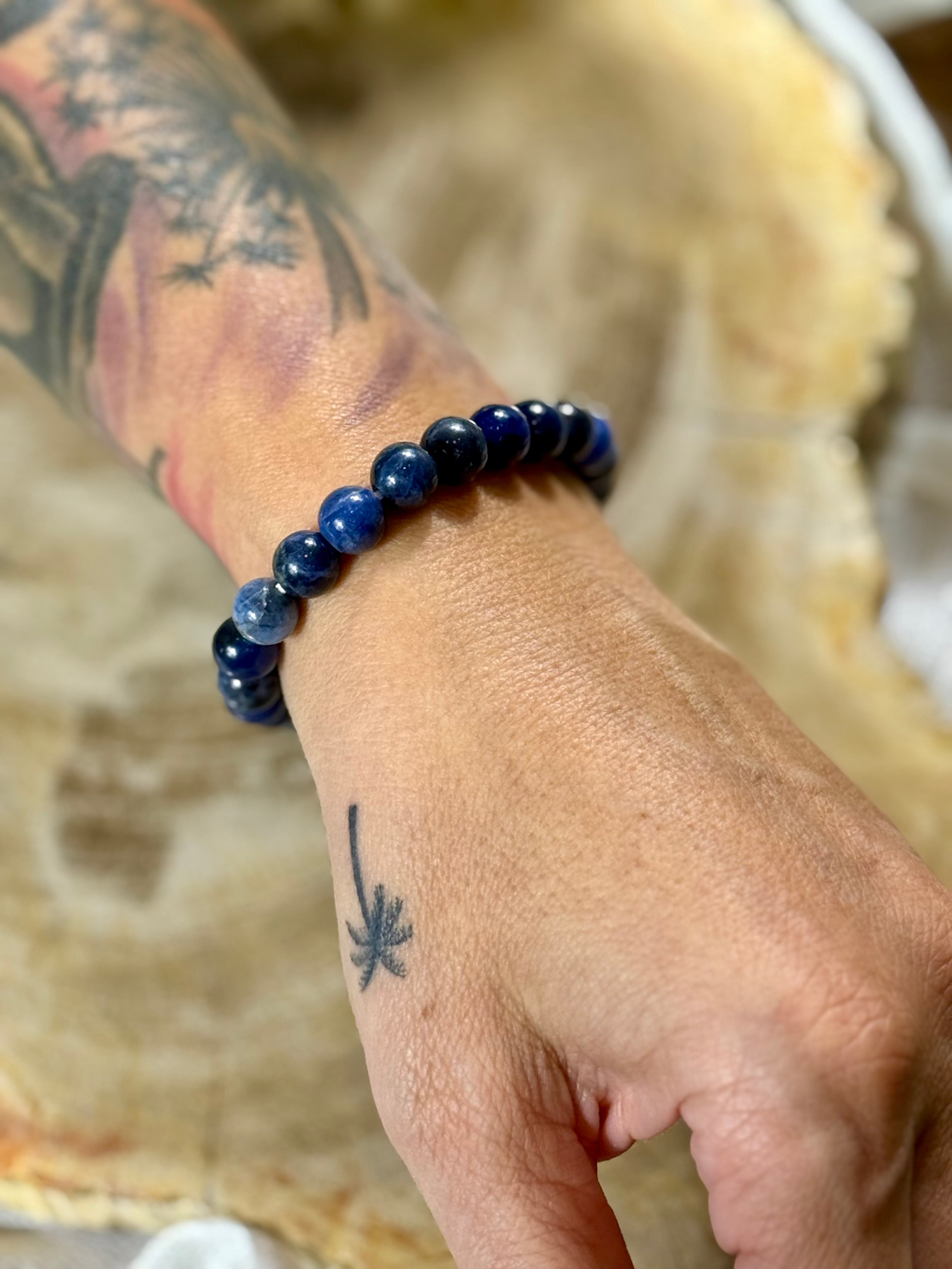 Sodalith | Armband (rund) mit dunklen Steinen (8mm)
