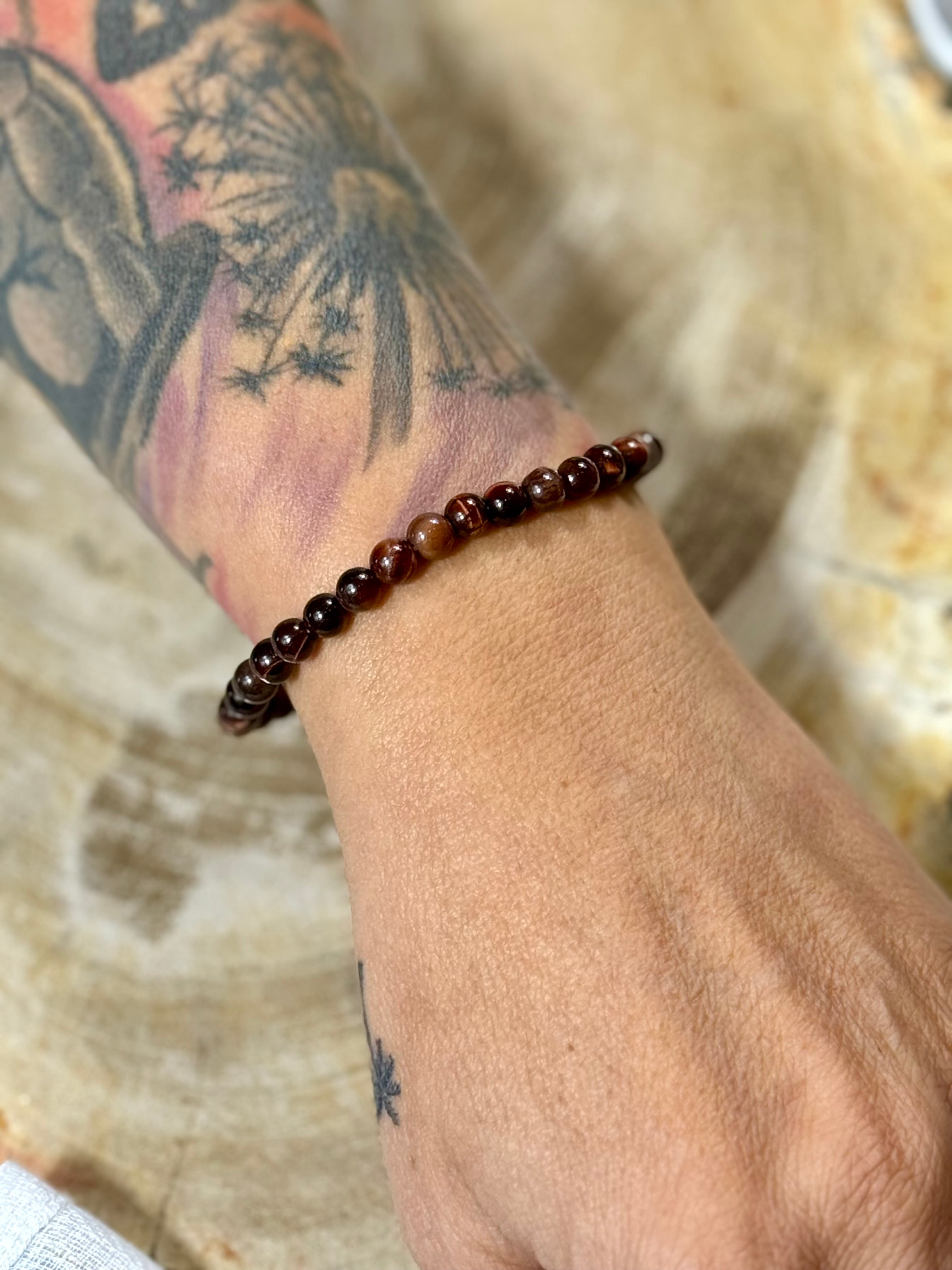 Rotes Tigerauge | Armband (rund) mit kleinen Steinen (6mm)