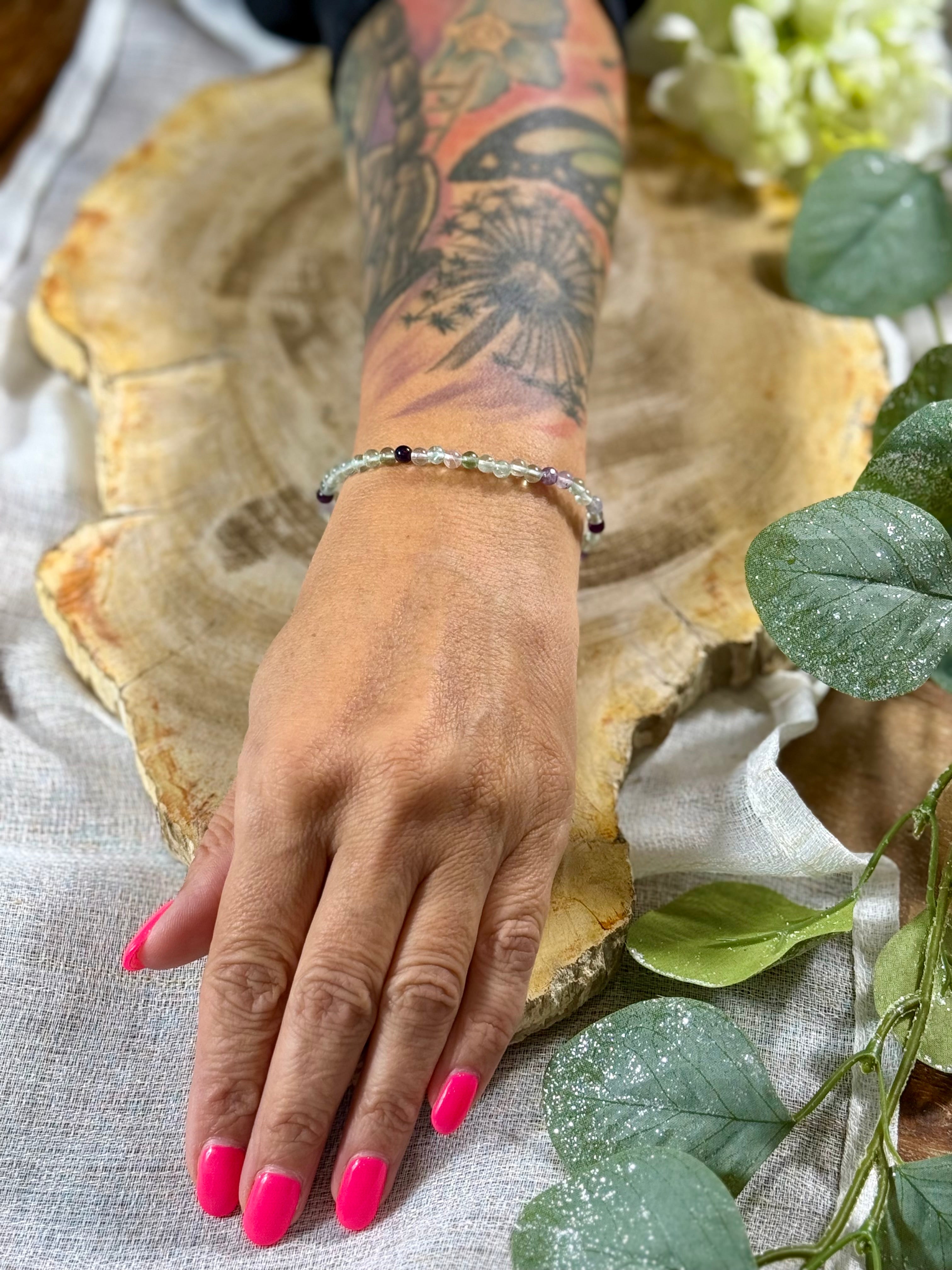 Fluorit | Armband (rund) mit kleinen Steinen (2mm)