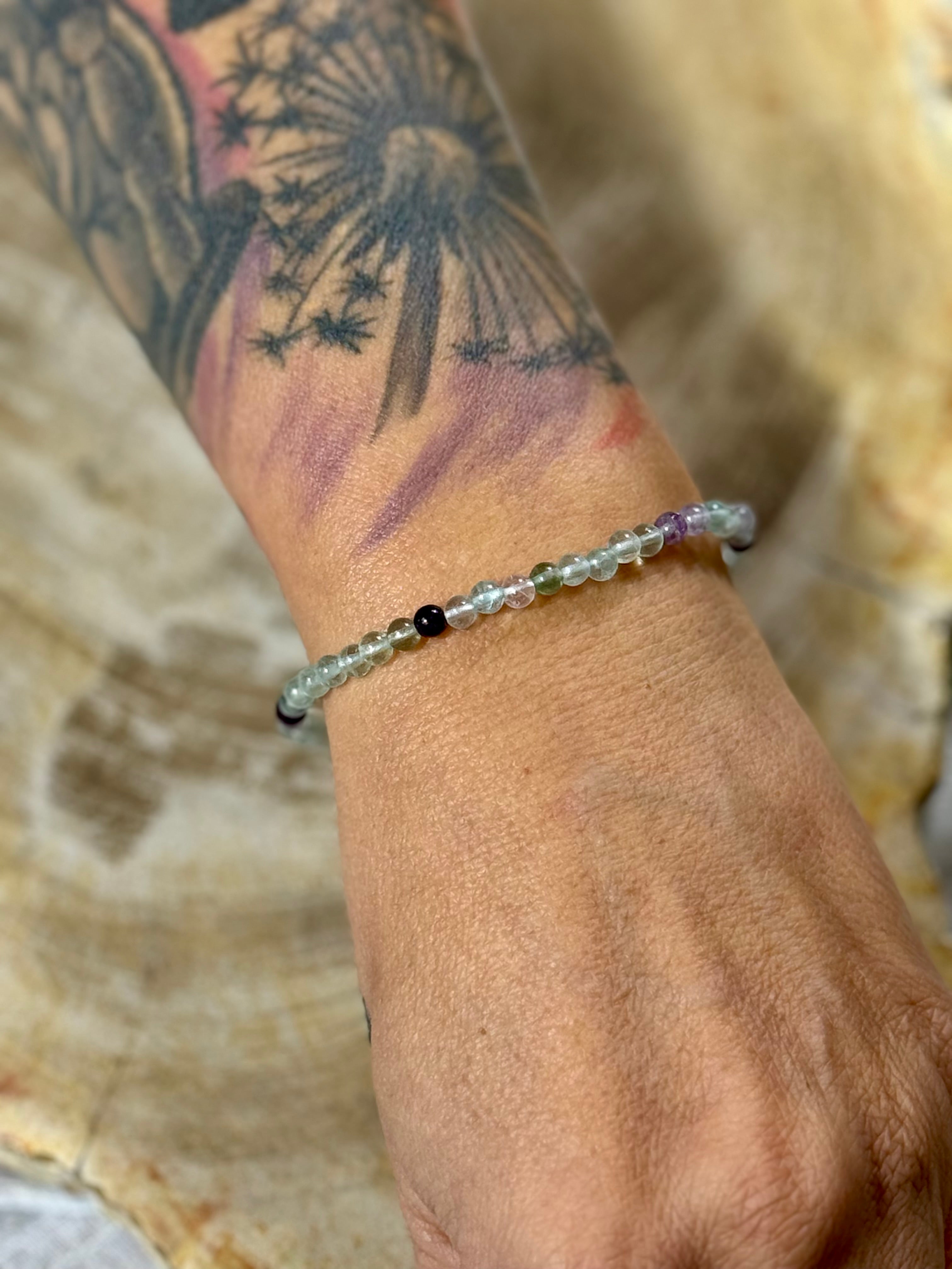 Fluorit | Armband (rund) mit kleinen Steinen (2mm)