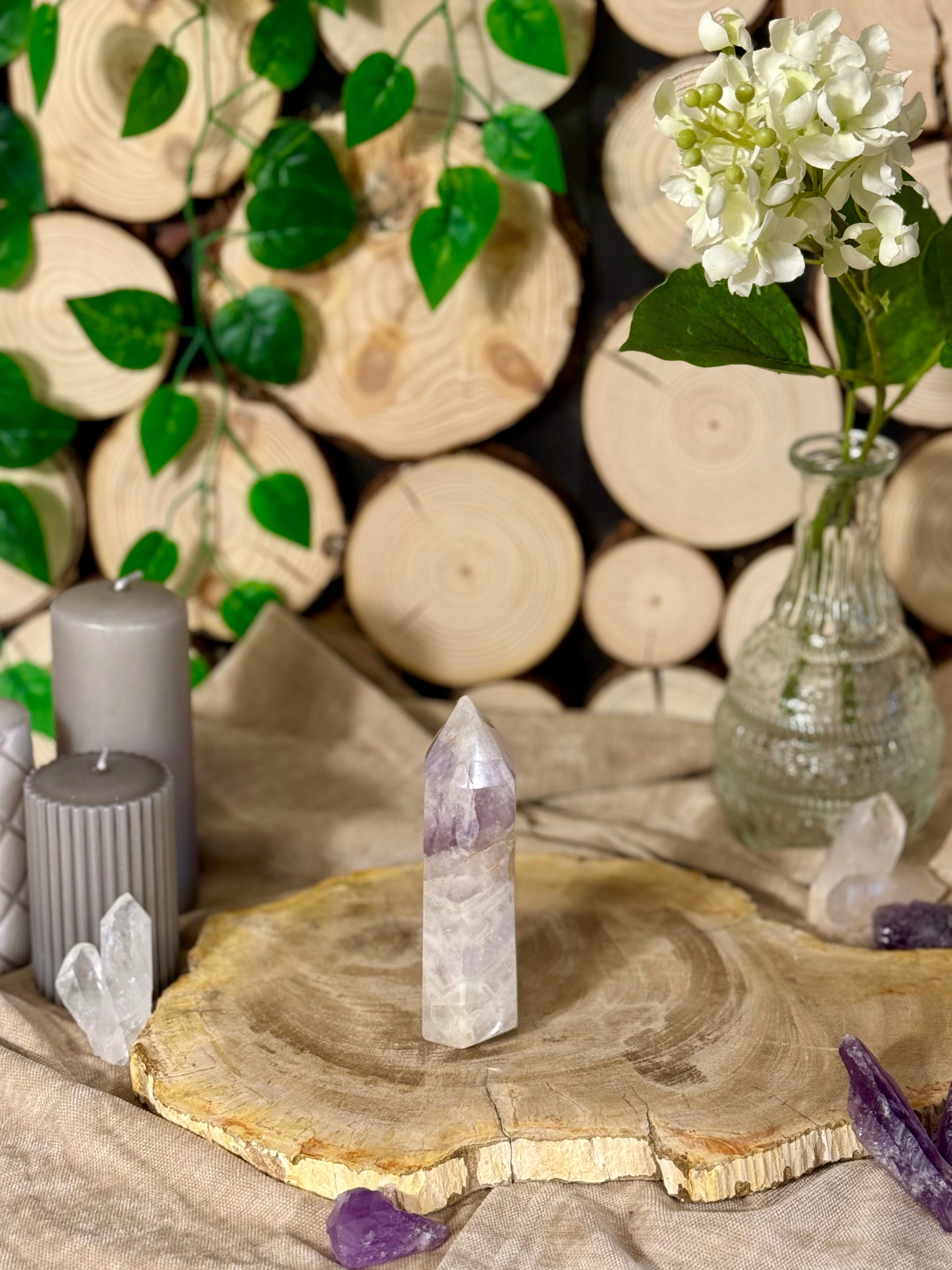 Fundstück Nr. 7 |  Chevron-Amethyst Freiform - klein, markant, unverwechselbar.