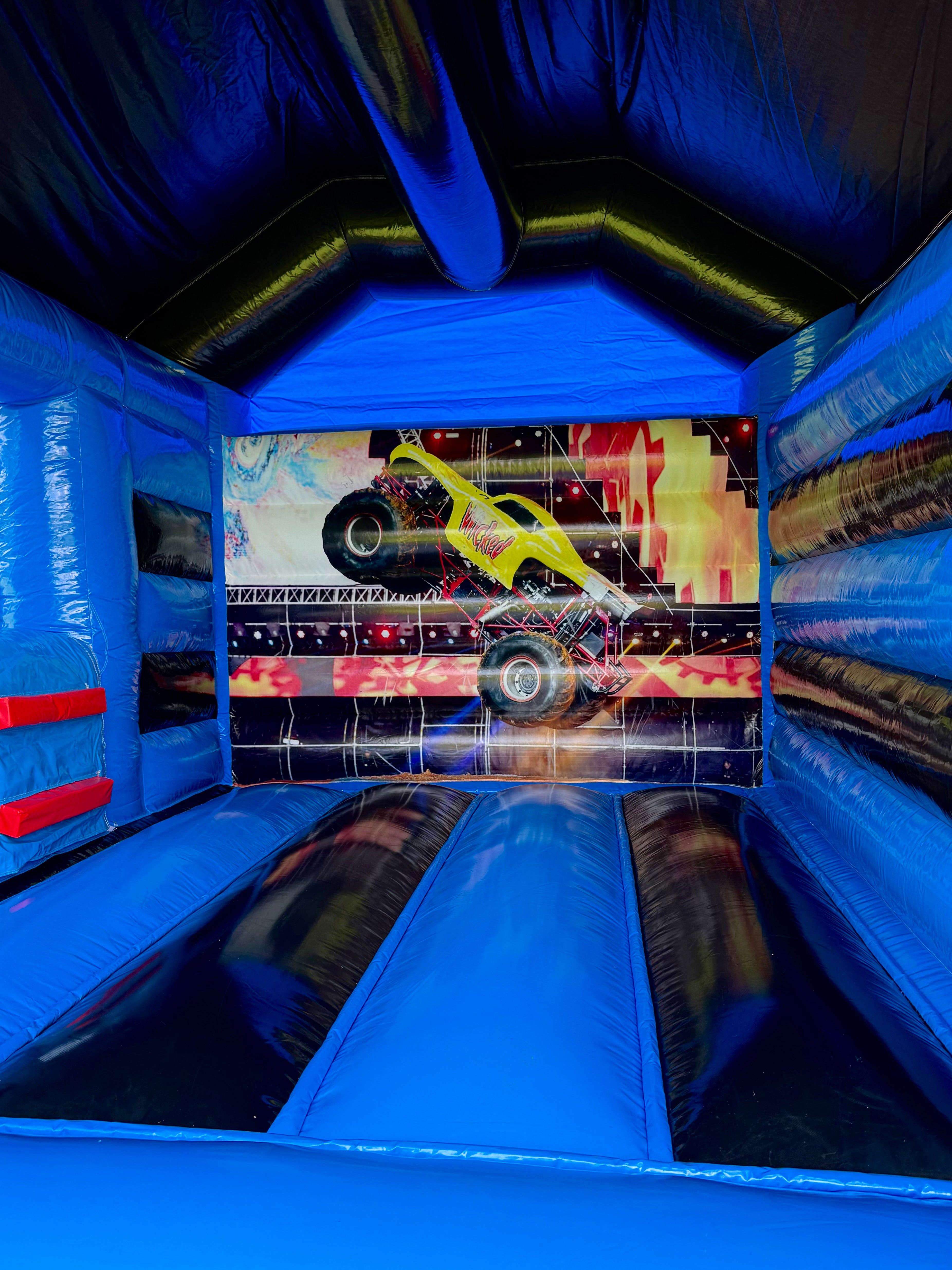 Hüpfburg - XXL Schwarzwälder Monstertruck