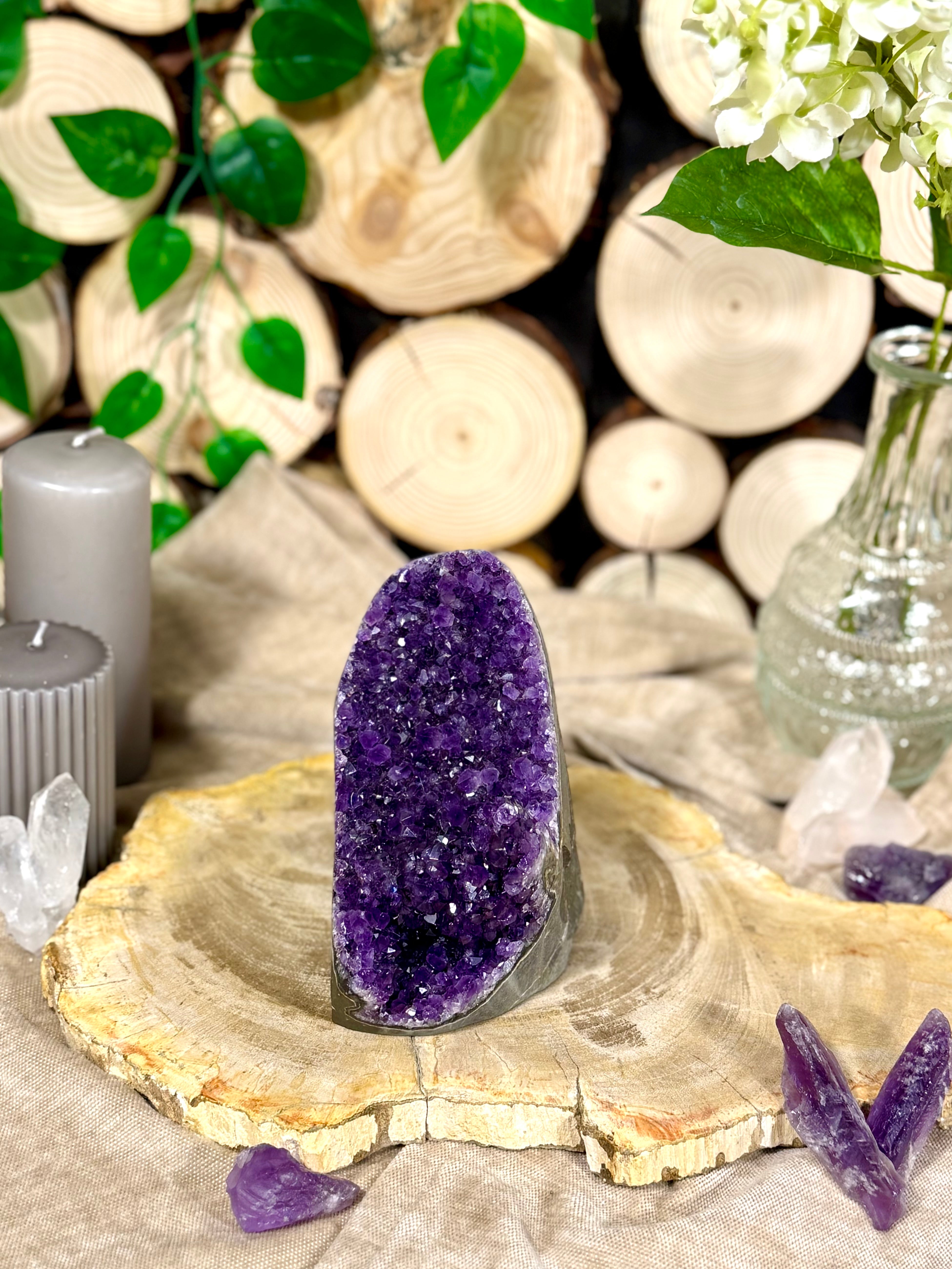 Fundstück Nr. 62 | Amethyst Geode mit Auswuchs