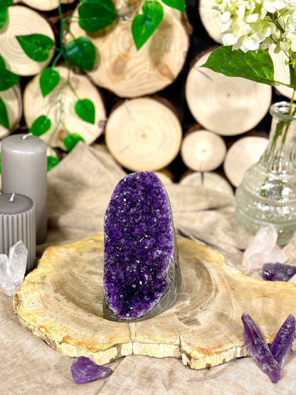Fundstück Nr. 62 | Amethyst Geode mit Auswuchs