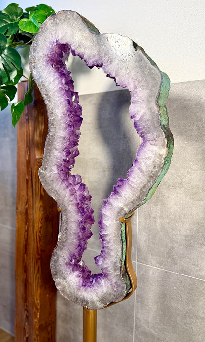 Meisterstück Nr. M8 | Amethyst Portal auf Standfuß
