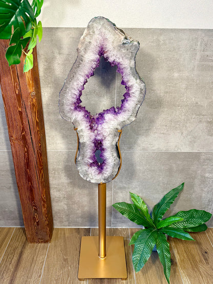 Meisterstück Nr. M9 | Amethyst Portal auf Standfuß