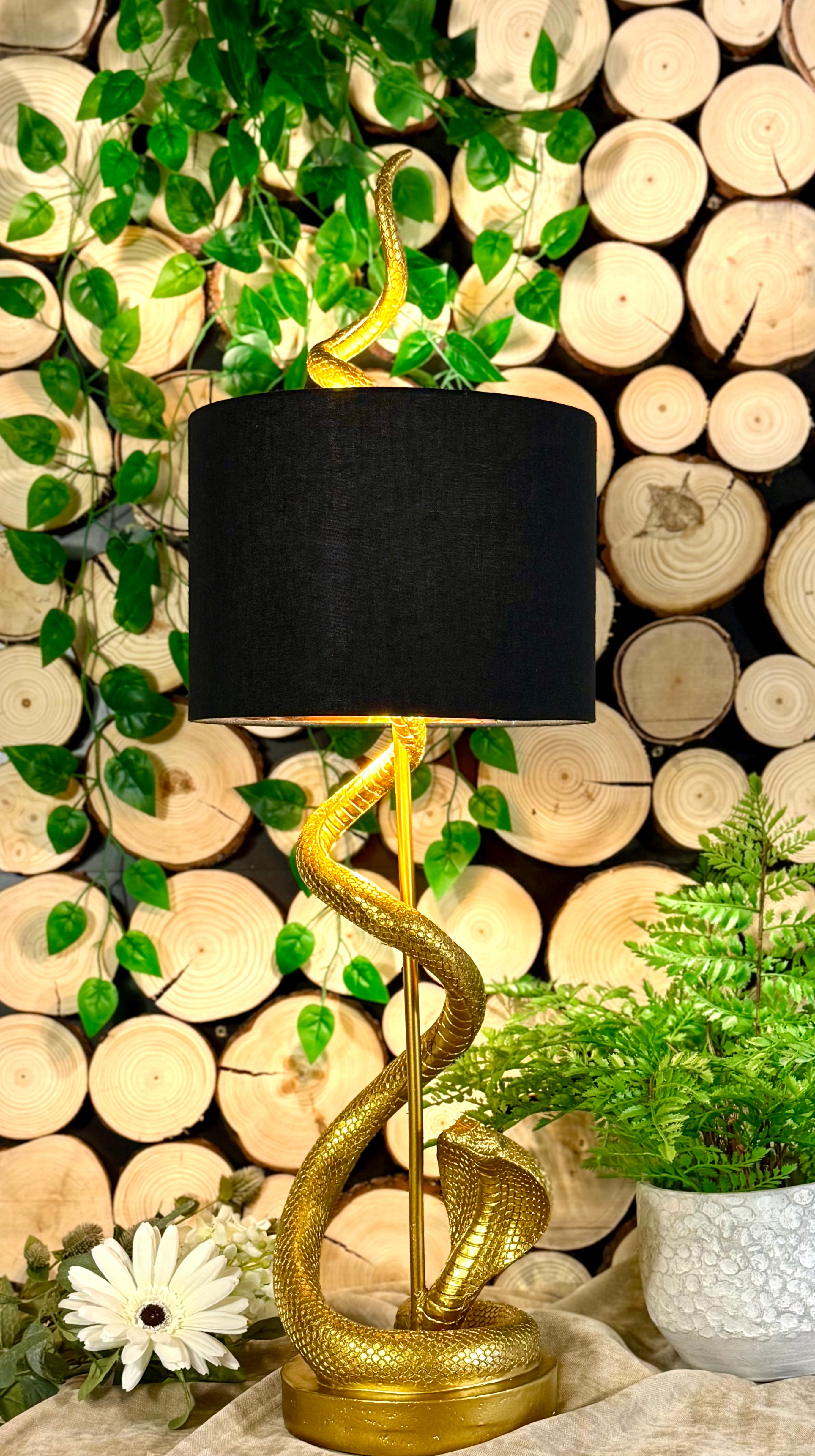 Lampe | Goldene Cobra - Licht mit Biss