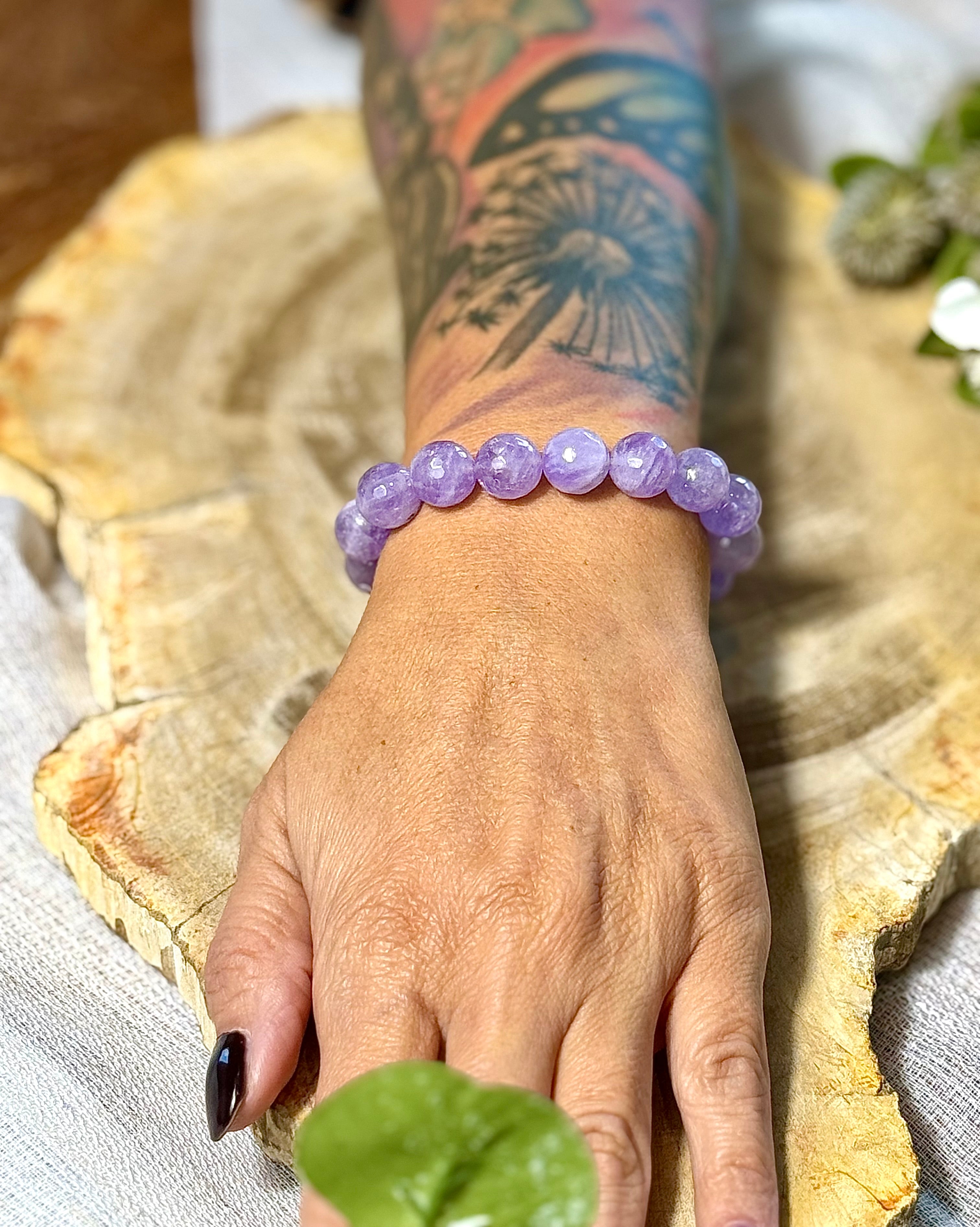 Lavendelquarz | Armband (facettiert) mit dunklen Steinen 12mm