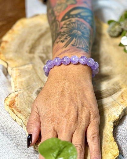Lavendelquarz | Armband (facettiert) mit dunklen Steinen 12mm