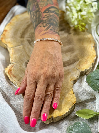 Mondstein | Armband (rund) mit hellen Steinen (6mm)
