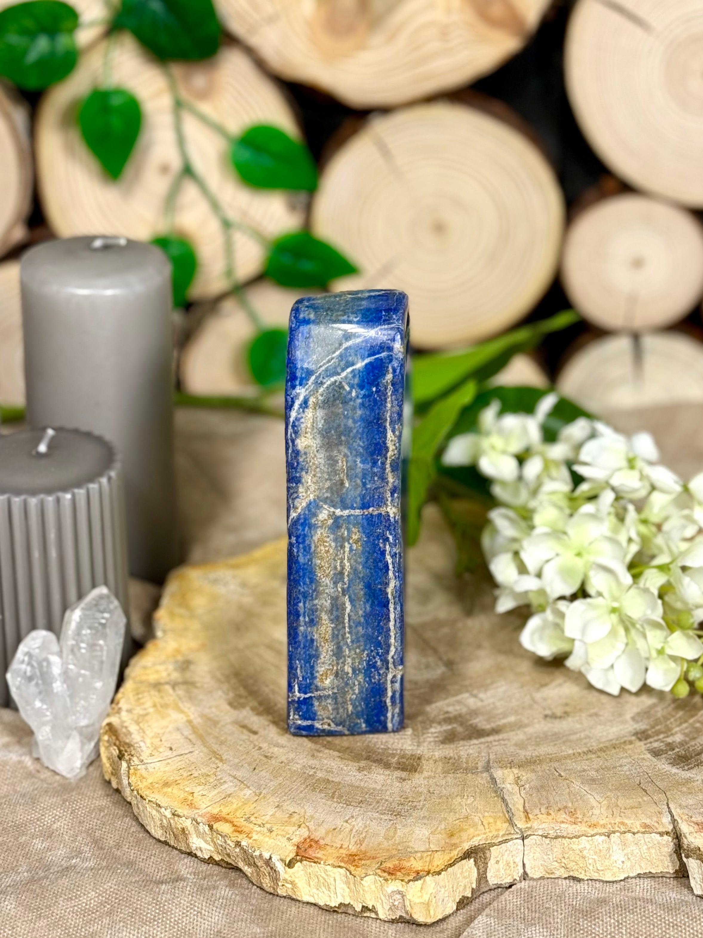 Fundstück Nr. 134 | Lapislazuli - Das Relikt unter Glas.