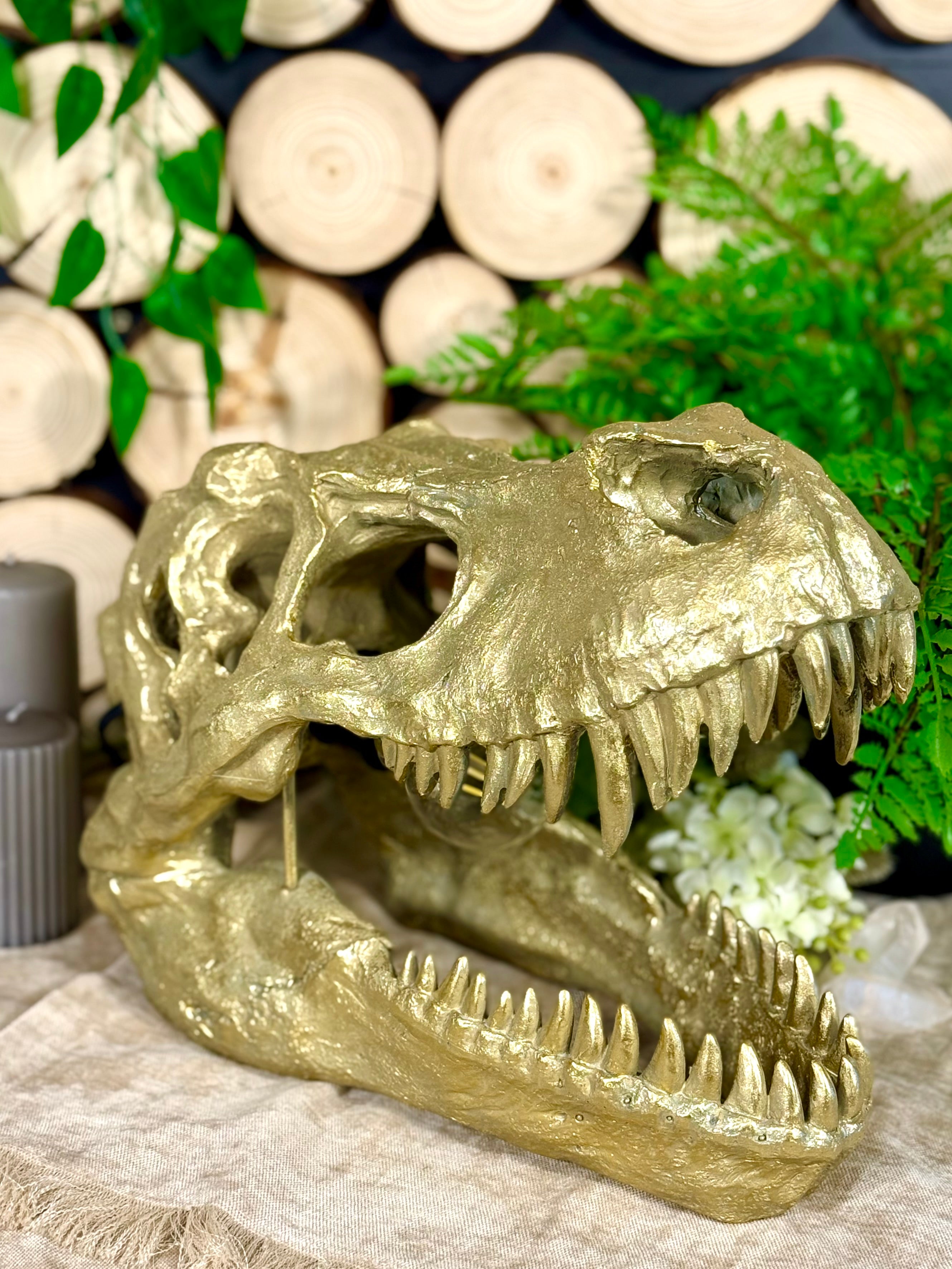 Lampe | T-Rex Wandlampe - Licht aus einer anderen Zeit.