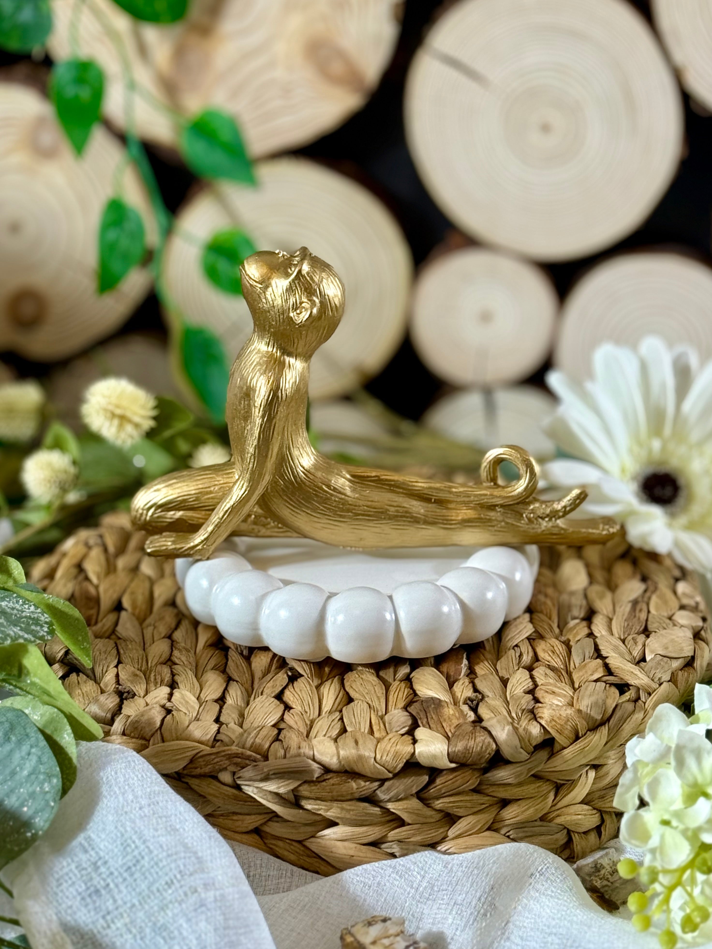 Goldener Yoga-Affe | Der Mutmacher
