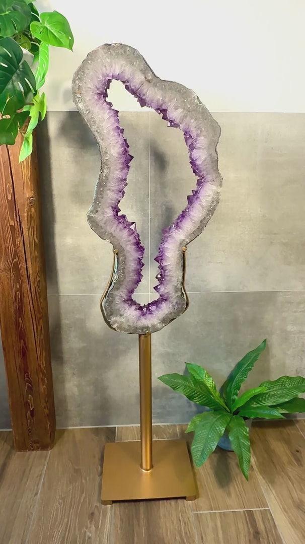 Meisterstück Nr. M8 | Amethyst Portal auf Standfuß