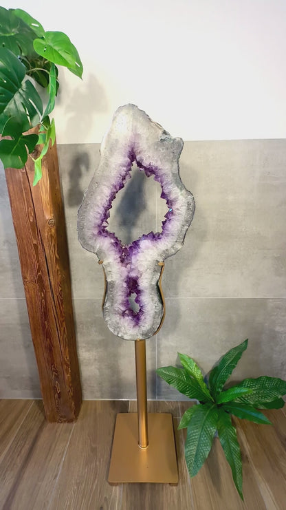 Meisterstück Nr. M9 | Amethyst Portal auf Standfuß